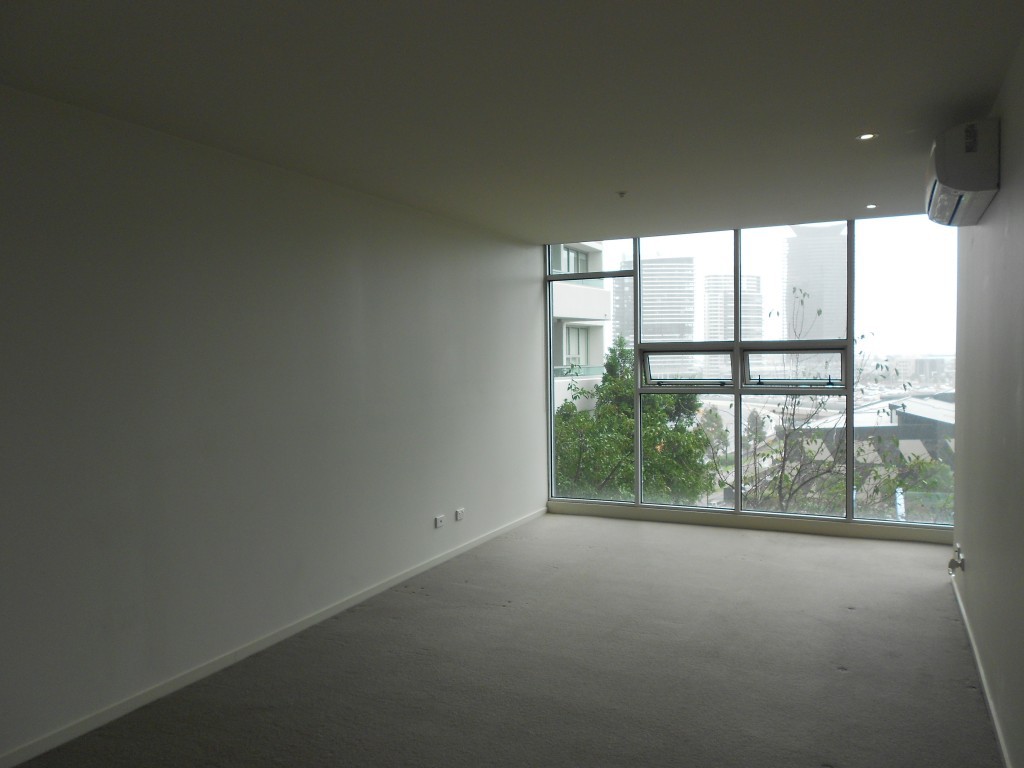 711/8 McCrae, Docklands, VIC 3008 - Thumbnail 2 - 25/02/2019