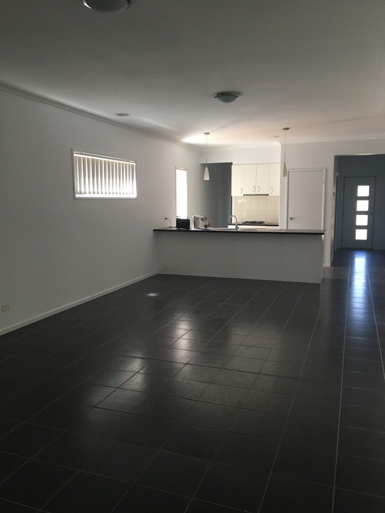 24 Laffy Street, Wallan, VIC 3756 - Thumbnail 2 - 26/02/2019