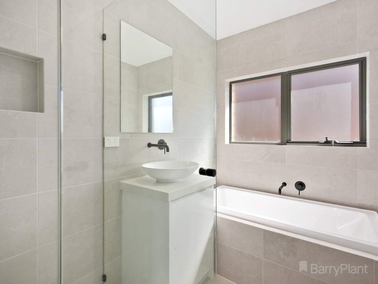 7b Bennison Street, Croydon, VIC 3136 - Thumbnail 1 - 27/02/2019