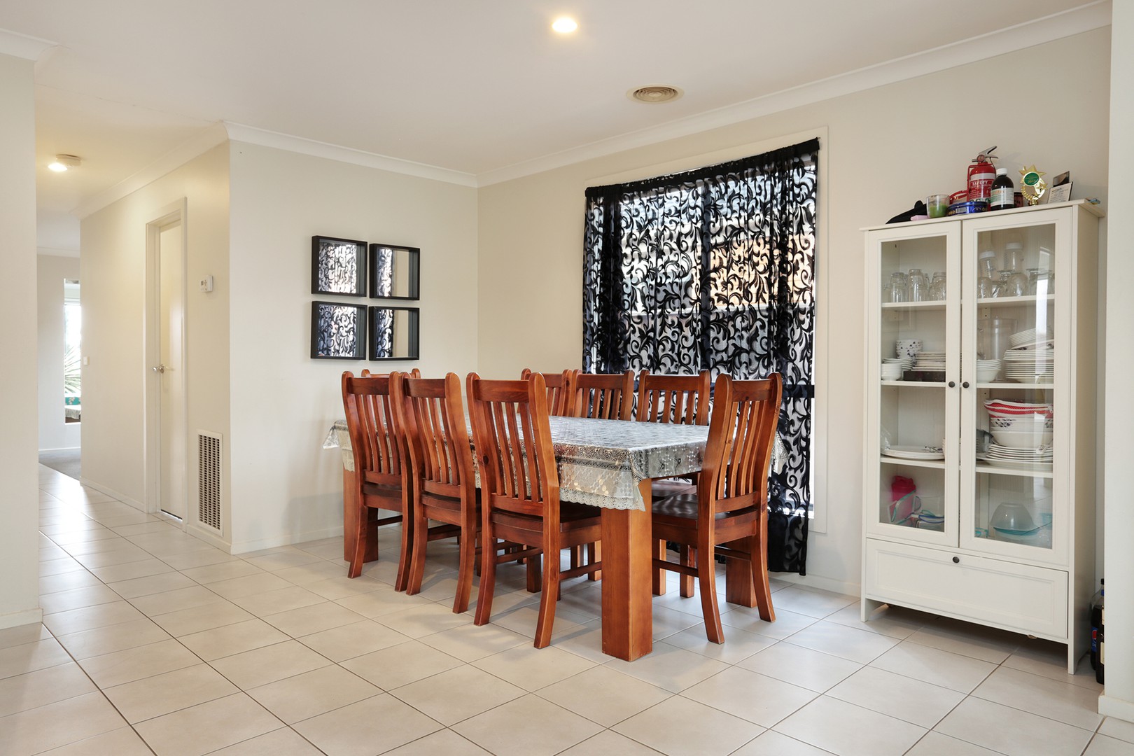 105 Swamphen Drive, Williams Landing, VIC 3027 - Thumbnail 2 - 07/03/2019