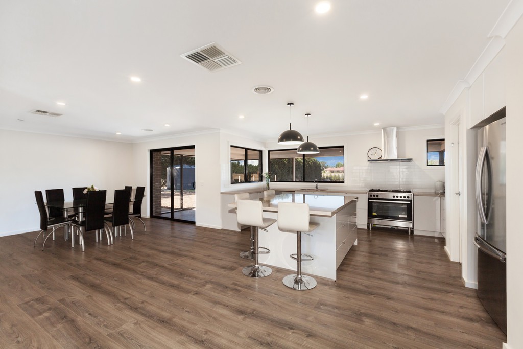 6 Highfield Way, Kilmore, VIC 3764 - Thumbnail 2 - 19/03/2019