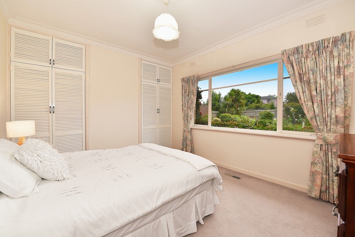 43 Darbyshire Road, Mount Waverley, VIC 3149 - Thumbnail 2 - 21/03/2019