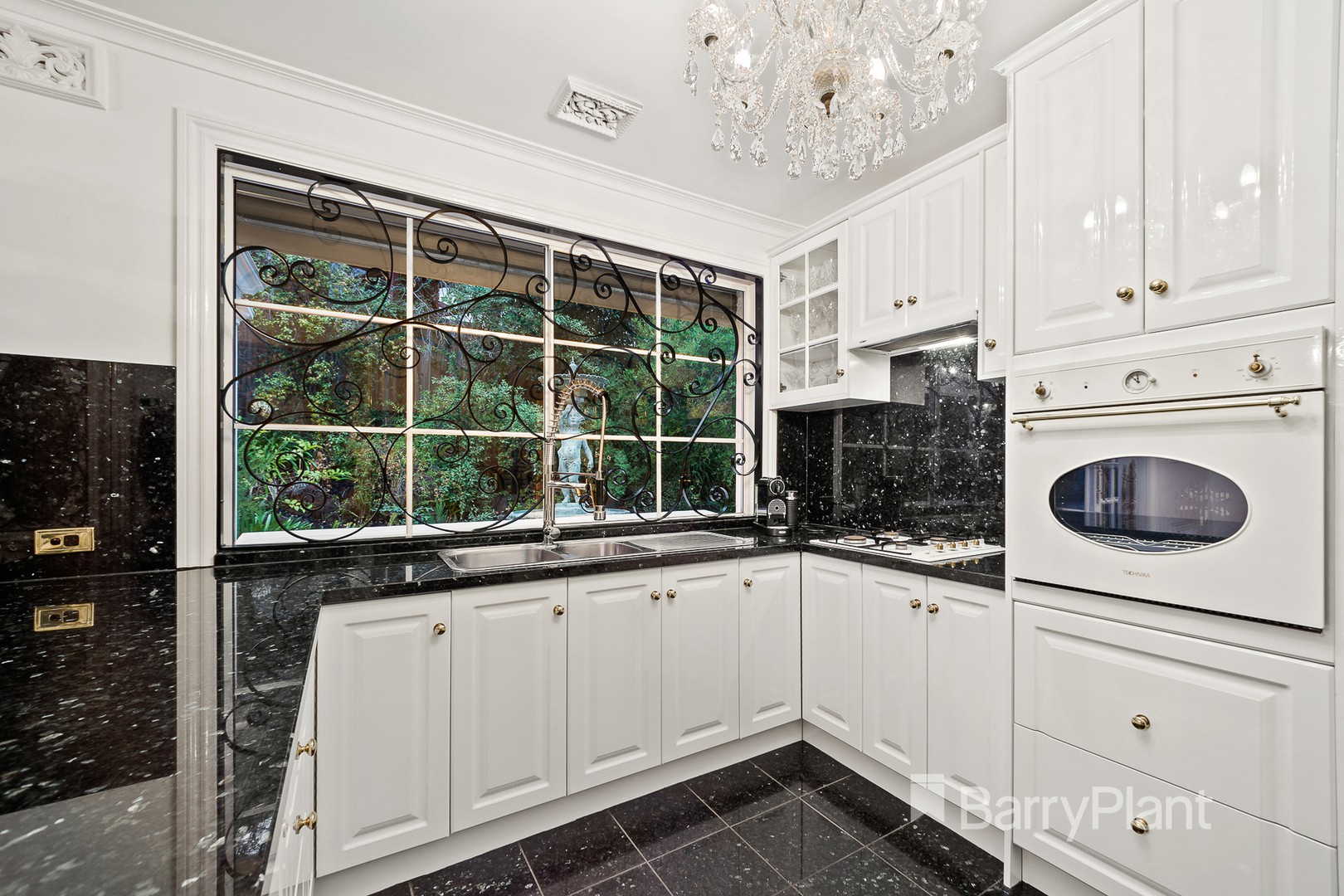 7 Pecan CourtTemplestowe Lower, VIC 3107, Templestowe Lower - Thumbnail 5