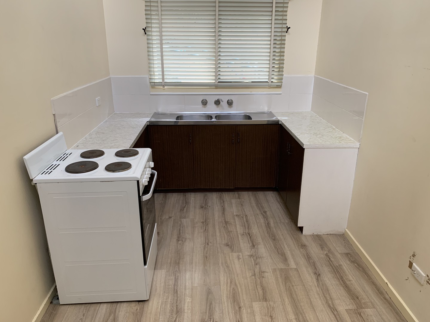 3/22 Mambourin Street, Werribee, VIC 3030 - Thumbnail 2 - 26/03/2019