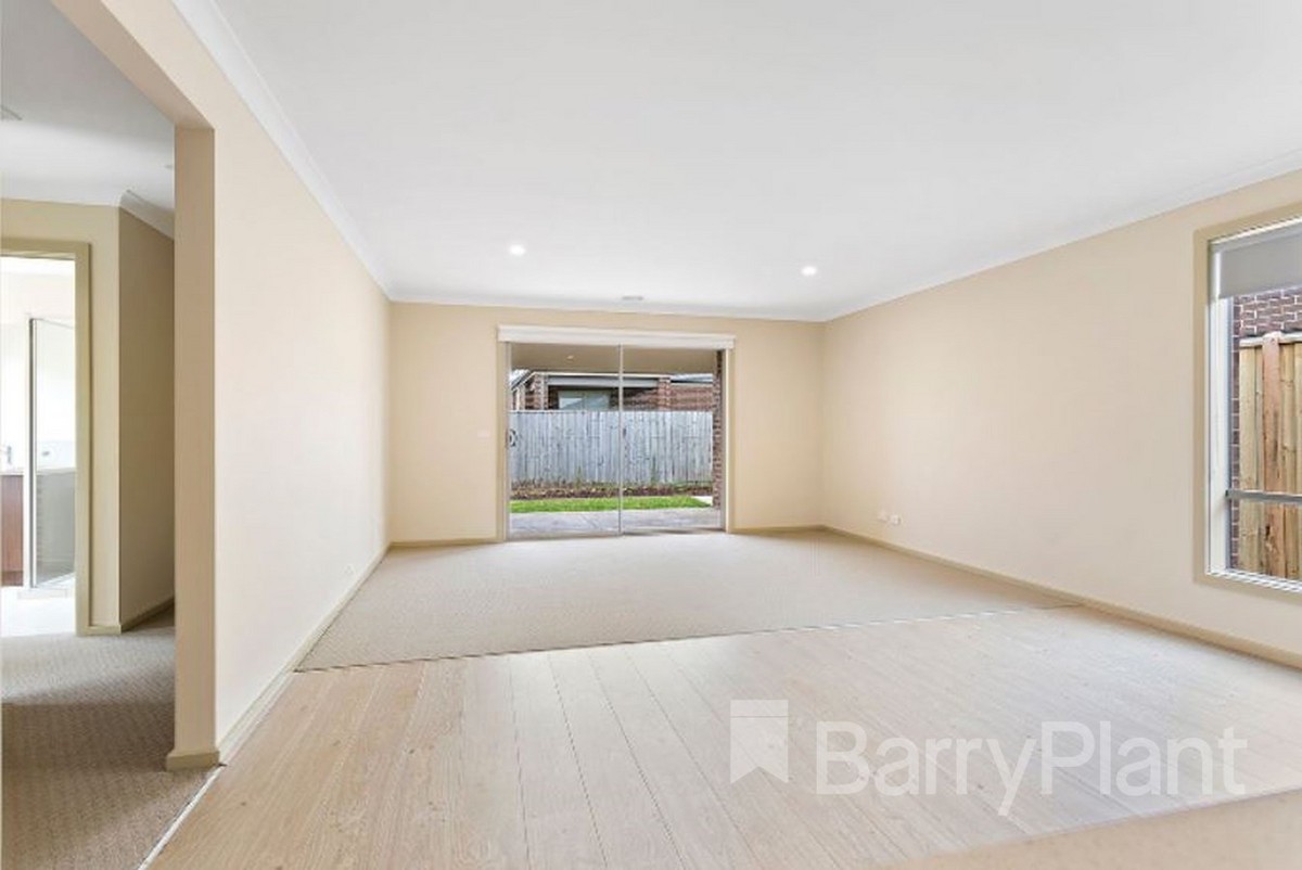 91 Caversham Drive, Pakenham, VIC 3810 - Thumbnail 2 - 26/03/2019