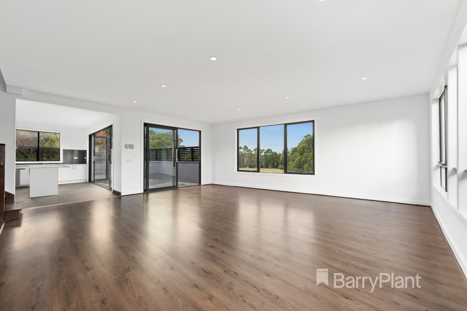 3/4 Whittens LaneDoncaster, VIC 3108, Doncaster - Thumbnail 2