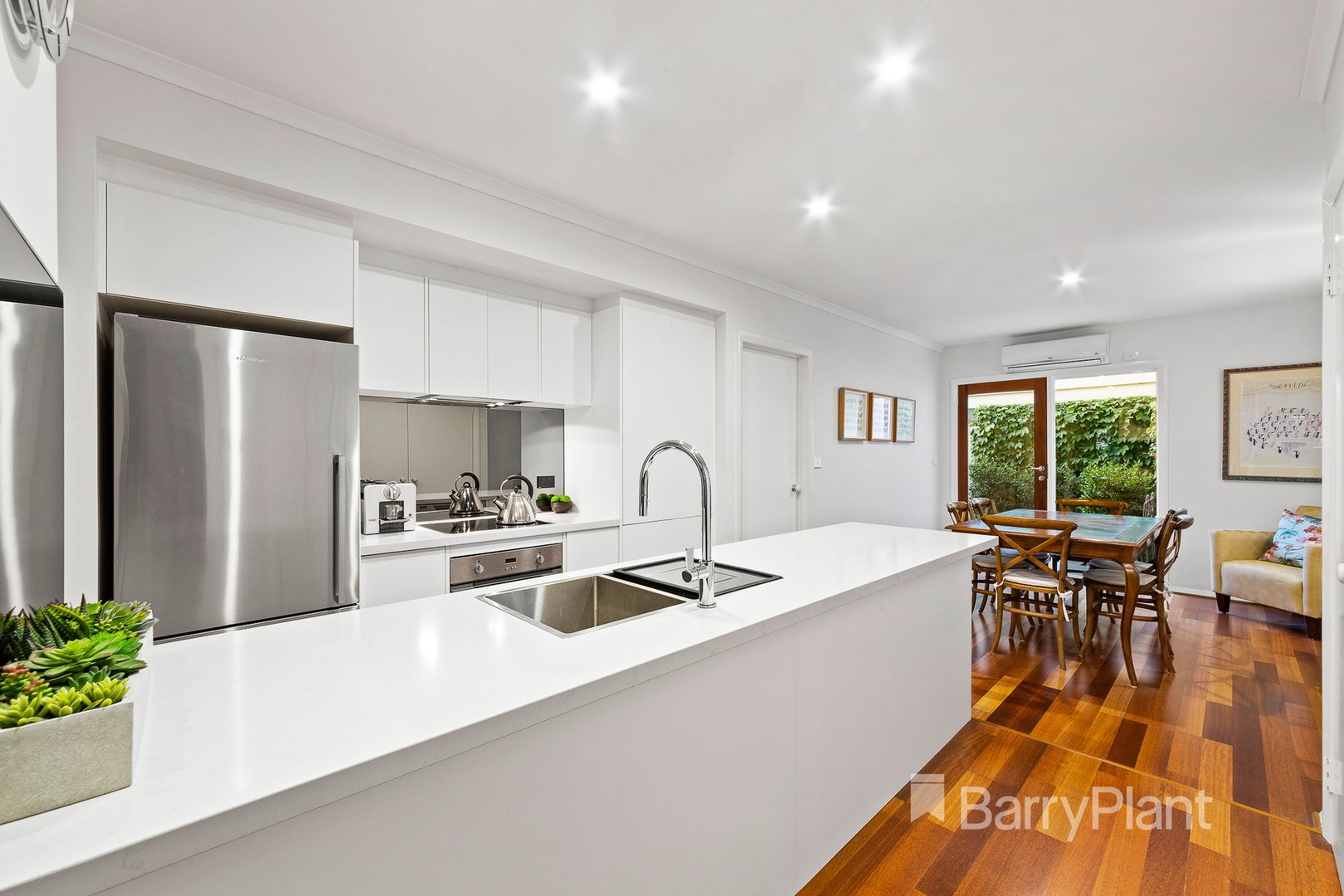 2/32 Mitcham Road, Donvale, VIC 3111, Donvale - Thumbnail 2