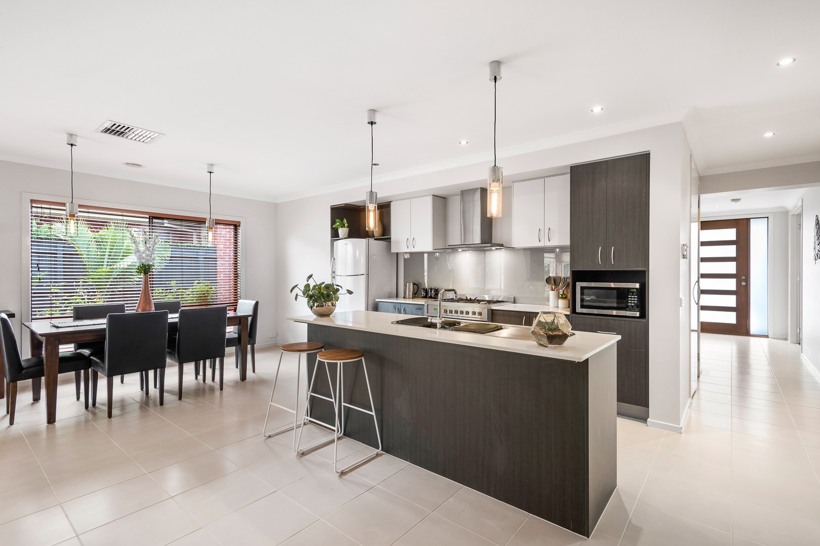 42 Resort Boulevard, Doreen, VIC 3754 - Thumbnail 2 - 03/04/2019