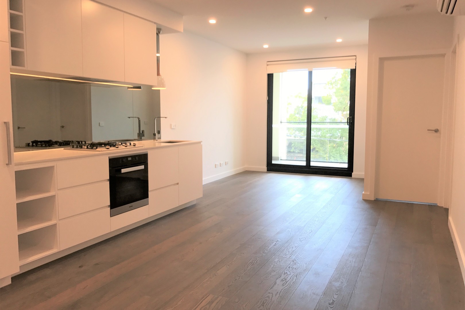 Level 3/303/2 Princes Street, St Kilda, VIC 3182 - Thumbnail 2 - 09/04/2019