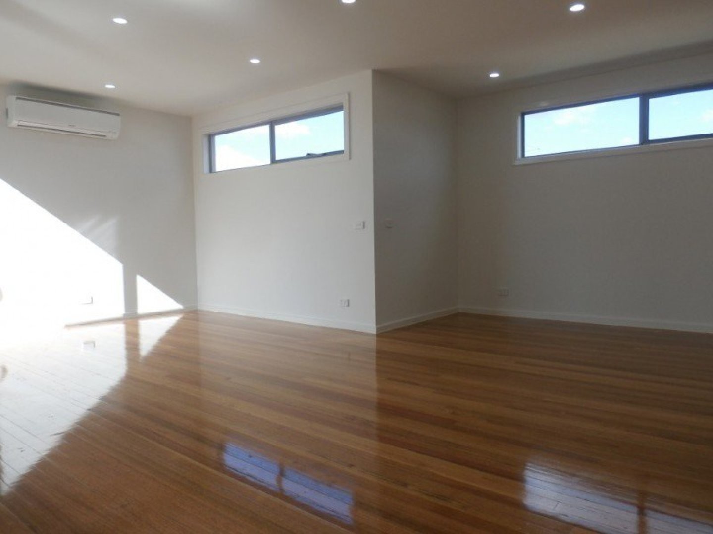 2/69 Cumberland Road, Pascoe Vale, VIC 3044 - Thumbnail 1 - 12/04/2019