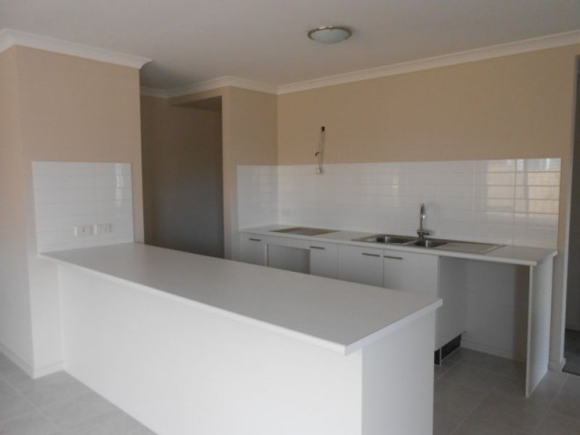 52 Fitzwilliam Drive, Doreen, VIC 3754 - Thumbnail 2 - 15/04/2019