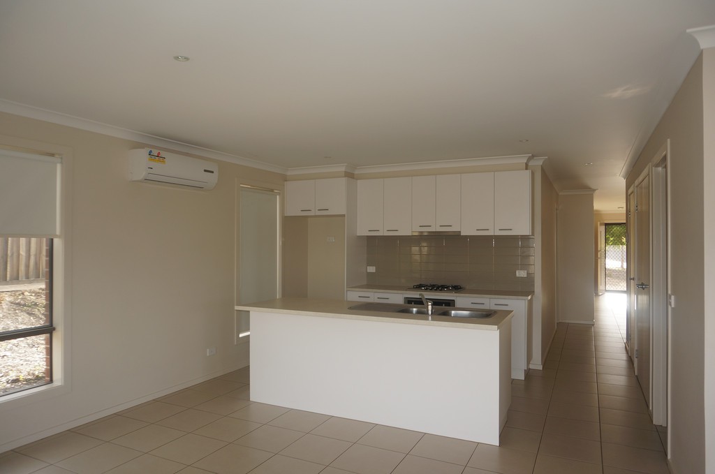 13 Glastonbury Drive, Sunbury, VIC 3429 - Thumbnail 1 - 18/04/2019