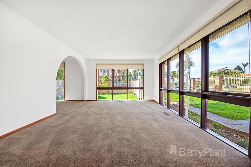 1 Gore Rise, Endeavour Hills, VIC 3802 - Thumbnail 2 - 23/04/2019
