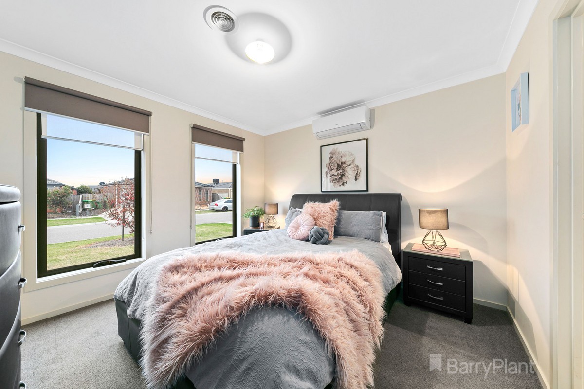 66 Gallery Way, Pakenham, VIC 3810 - Thumbnail 2 - 23/04/2019