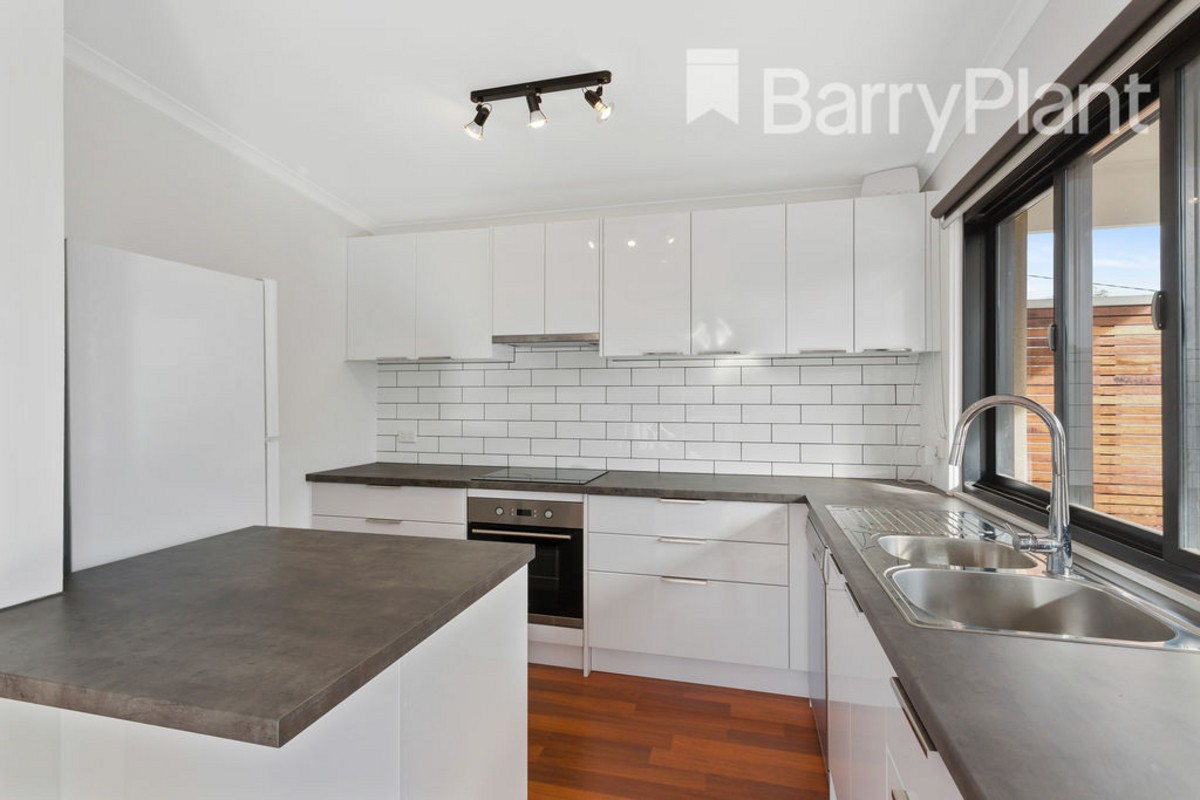 9-11 Seabrook Avenue, Rosebud, VIC 3939 - Thumbnail 2 - 24/04/2019