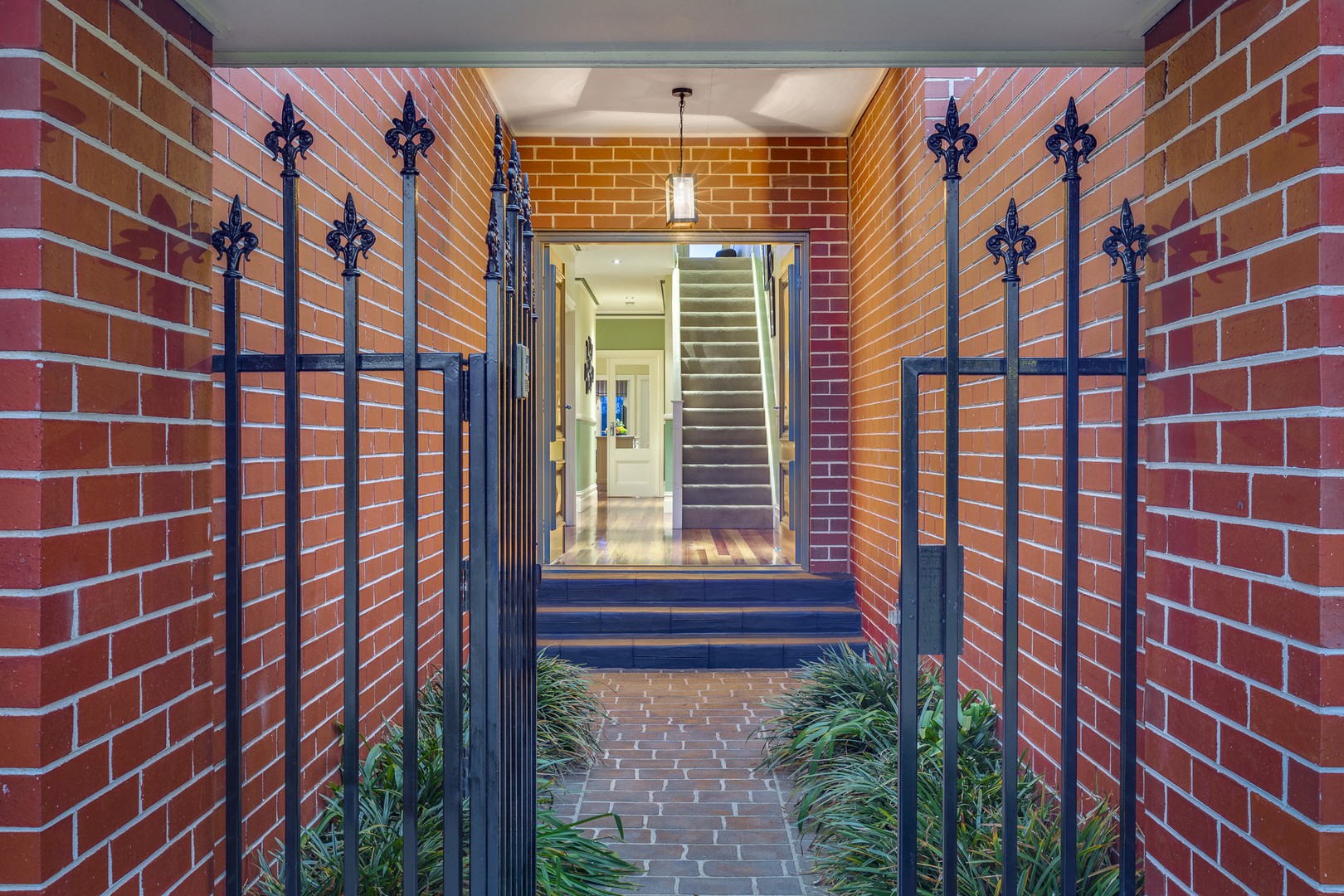 44 Santa Monica Drive, Taylors Lakes, VIC 3038 - Thumbnail 2 - 26/04/2019