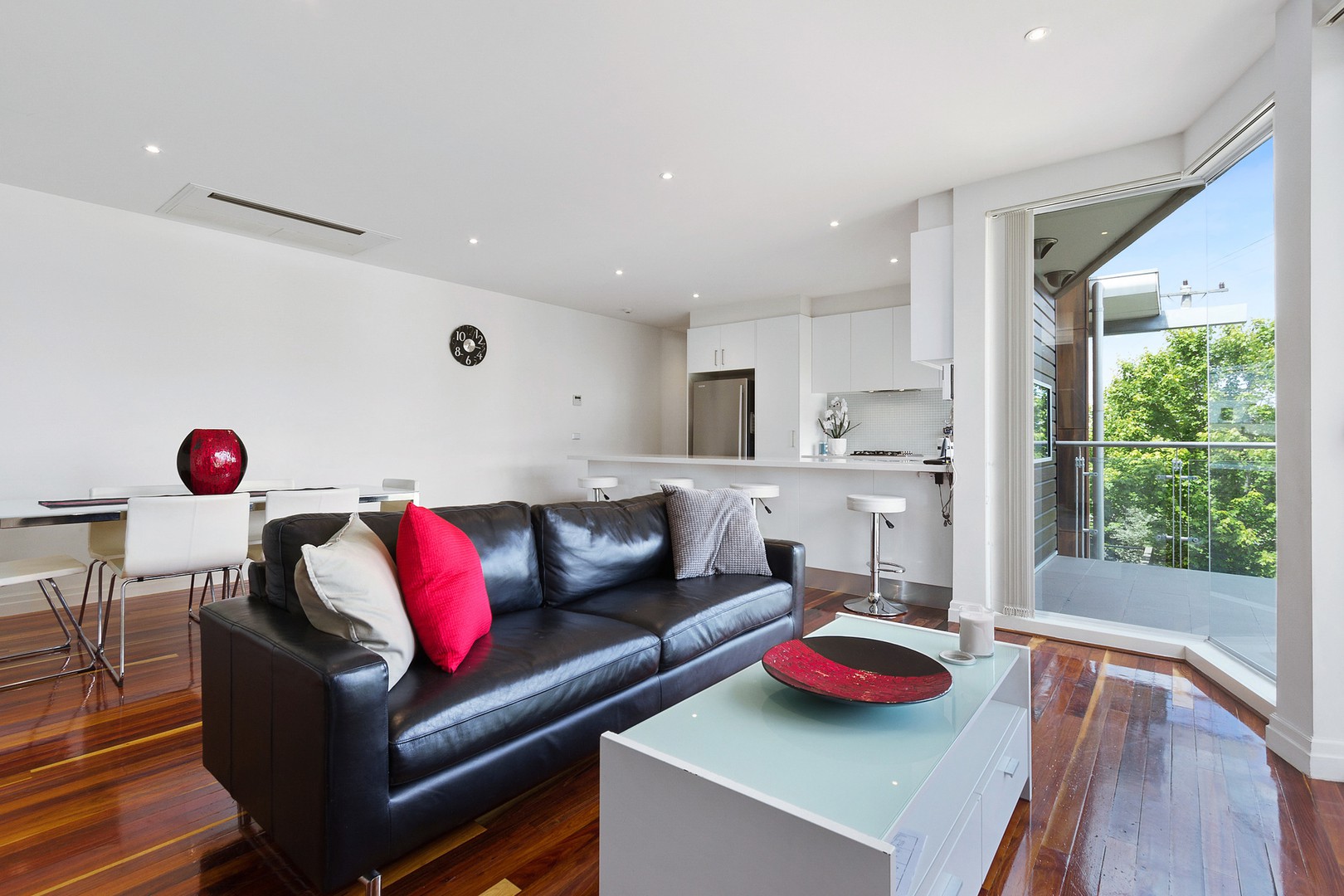 8/765-767 Doncaster Road, Doncaster, VIC 3108 - Thumbnail 2 - 26/04/2019