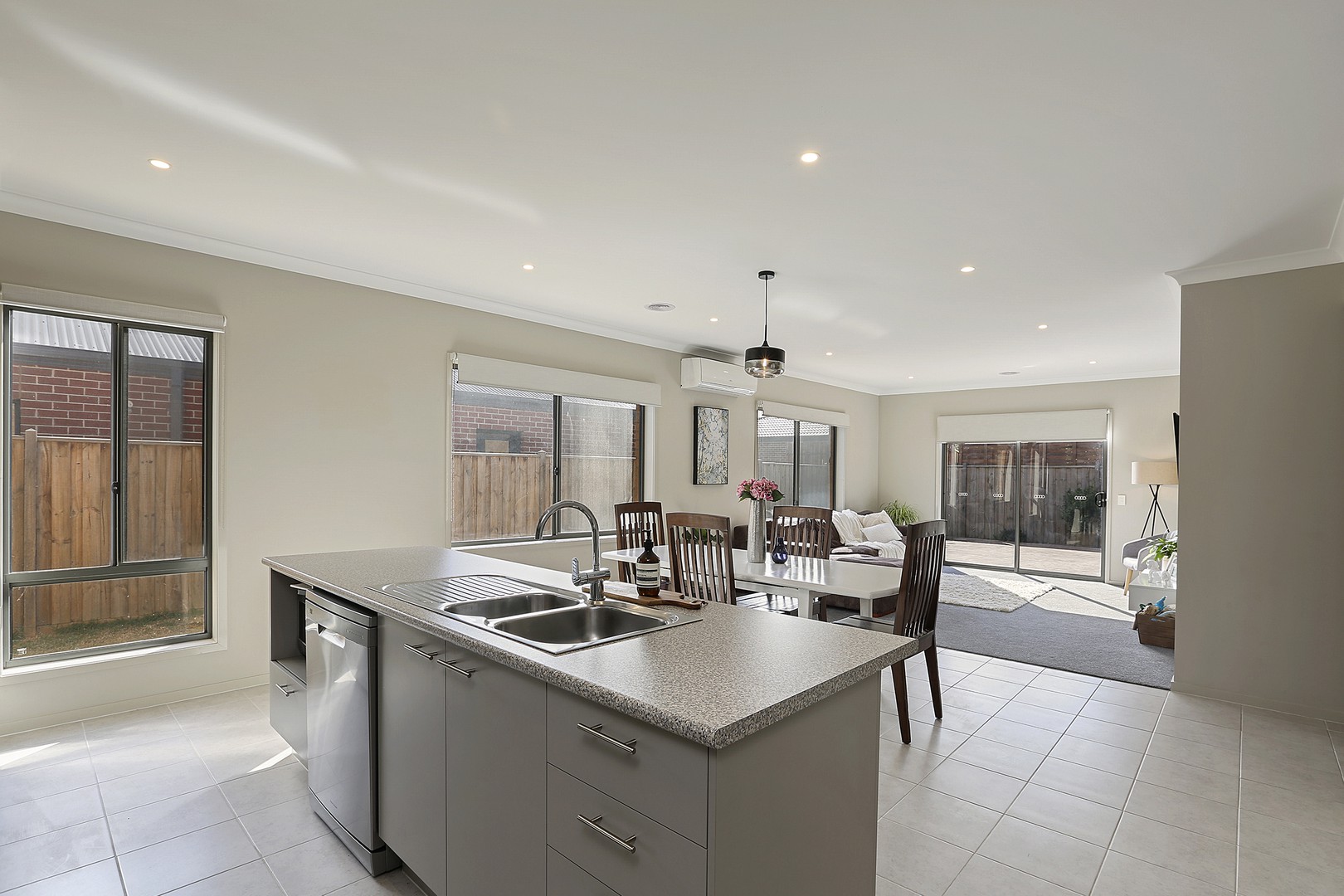 18 Eaton Road, Mount Duneed, VIC 3217 - Thumbnail 2 - 29/04/2019