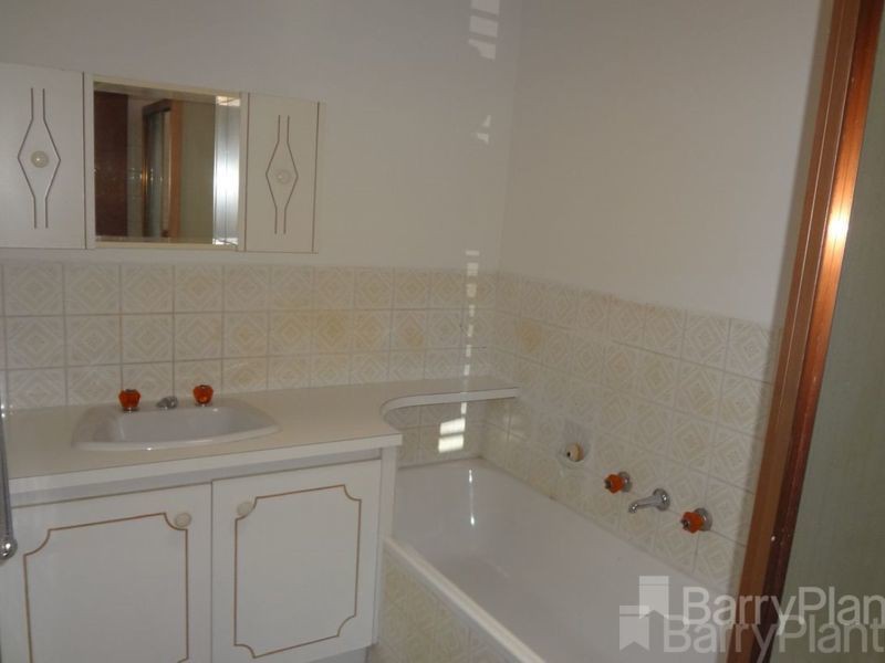 1/56 Henry Street, Oakleigh, VIC 3166 - Thumbnail 2 - 07/05/2019