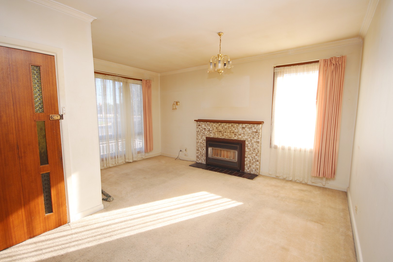 4 Bacchus Marsh Road, Corio, VIC 3214 - Thumbnail 1 - 08/05/2019