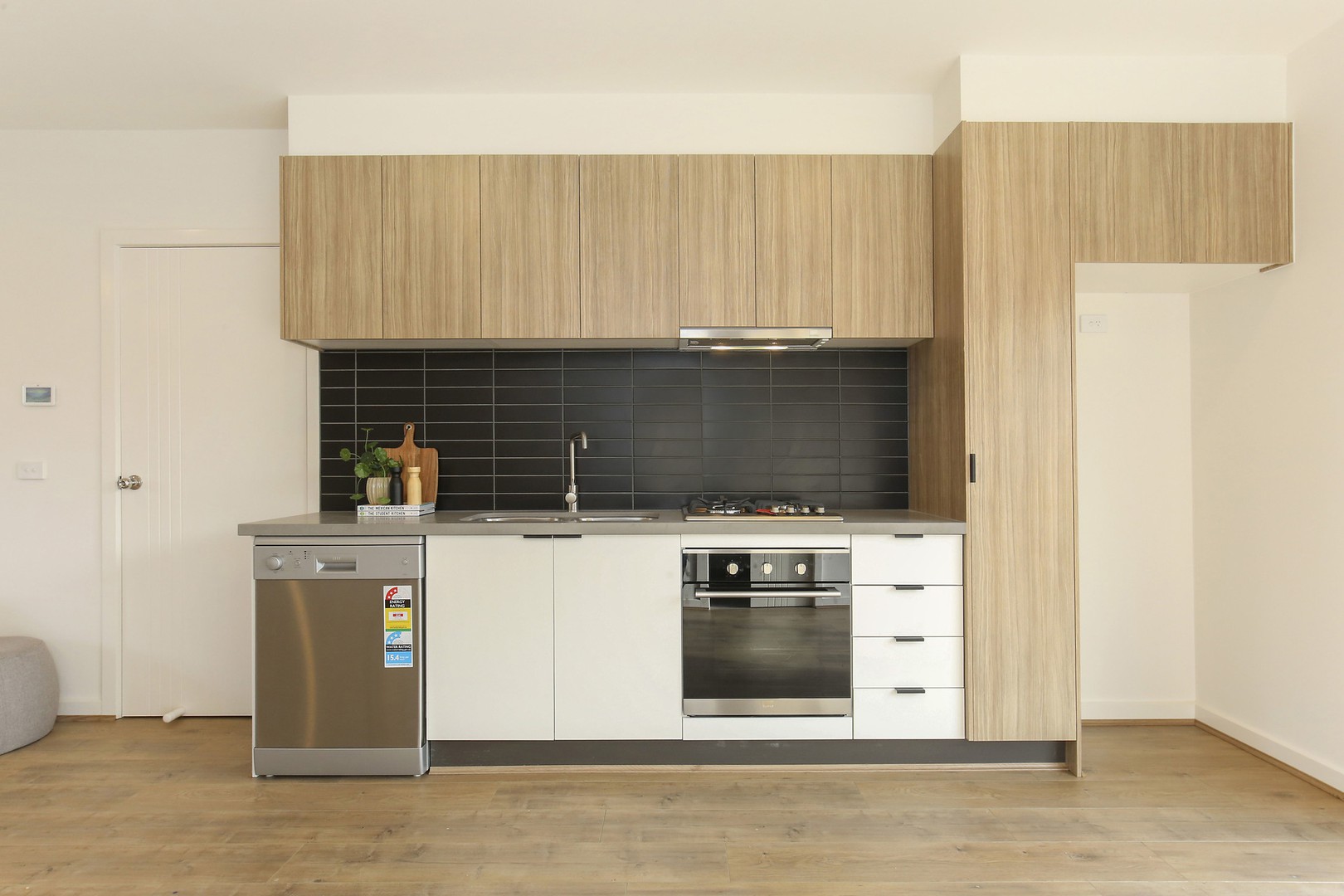 1/5 Albert Street, Preston, VIC 3072 - Thumbnail 1 - 23/05/2019