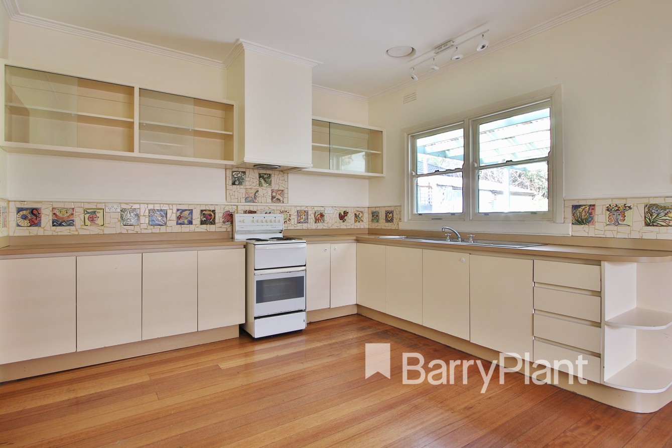 8 Noelle Street, Bulleen, VIC 3105 - Thumbnail 2 - 28/05/2019