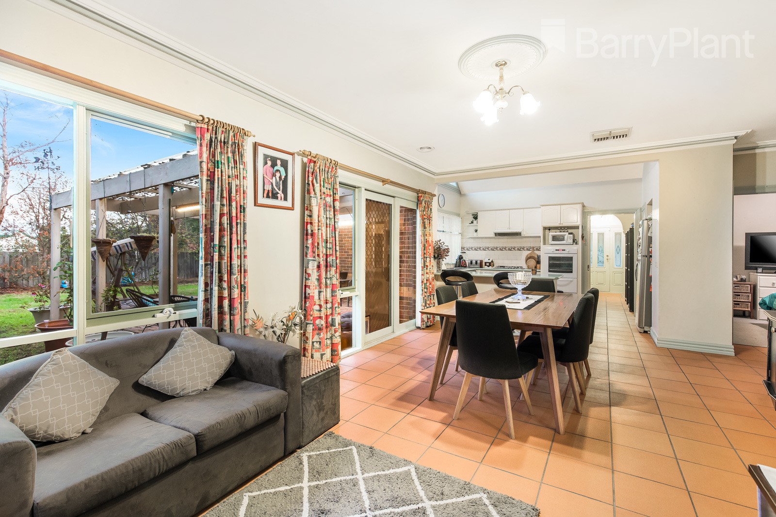 5 Mascot Court, Hoppers Crossing, VIC 3029 - Thumbnail 2 - 28/05/2019