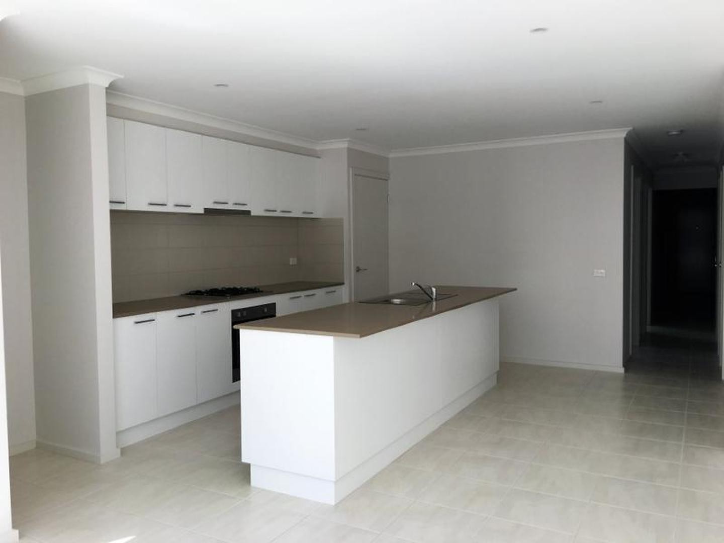 142 Primrose Avenue, Officer, VIC 3809 - Thumbnail 2 - 29/05/2019