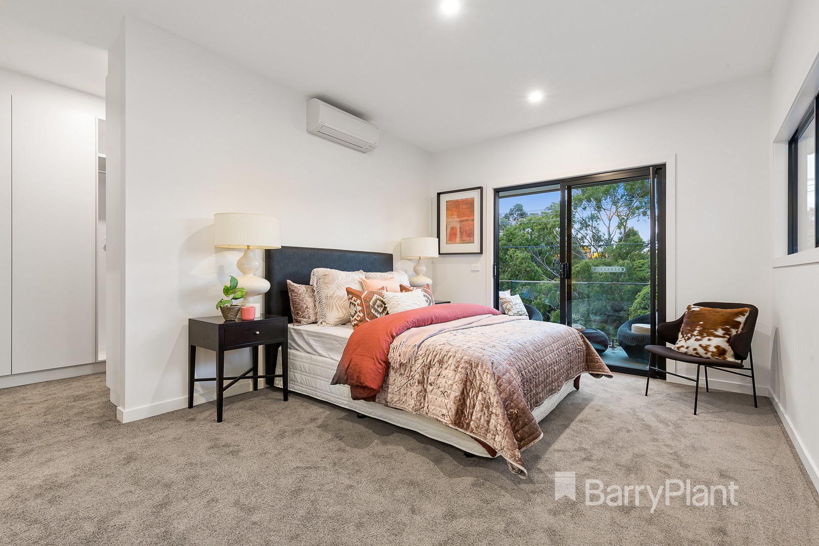 12 Calvin CrescentDoncaster East, VIC 3109, Doncaster East - Thumbnail 5