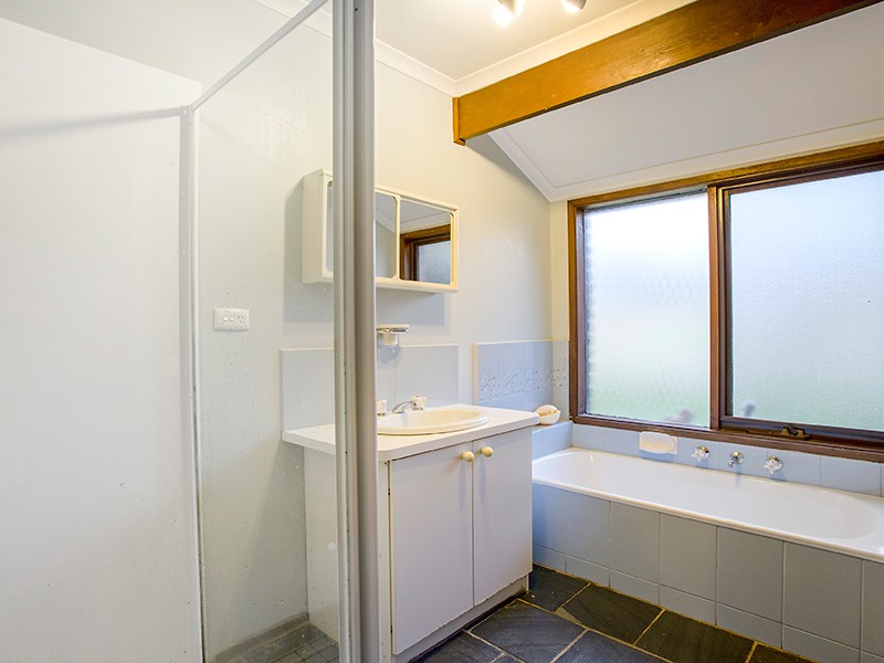 5 Moorabool Court, Werribee, VIC 3030 - Thumbnail 1 - 03/06/2019