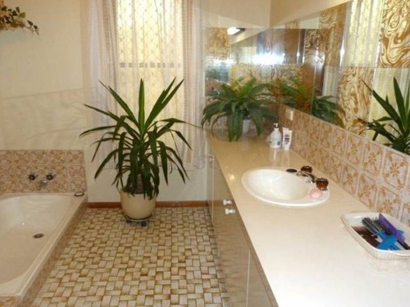 48 Batman Avenue, Shepparton, VIC 3630 - Thumbnail 2 - 05/06/2019