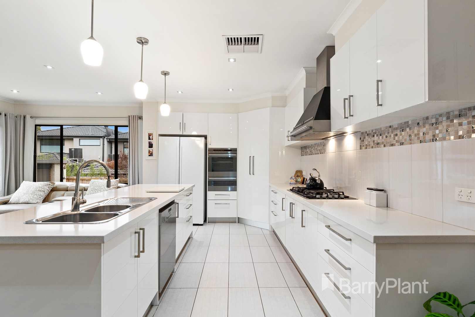 17 Sylvia Street, Templestowe Lower, VIC 3107, Templestowe Lower - Thumbnail 2