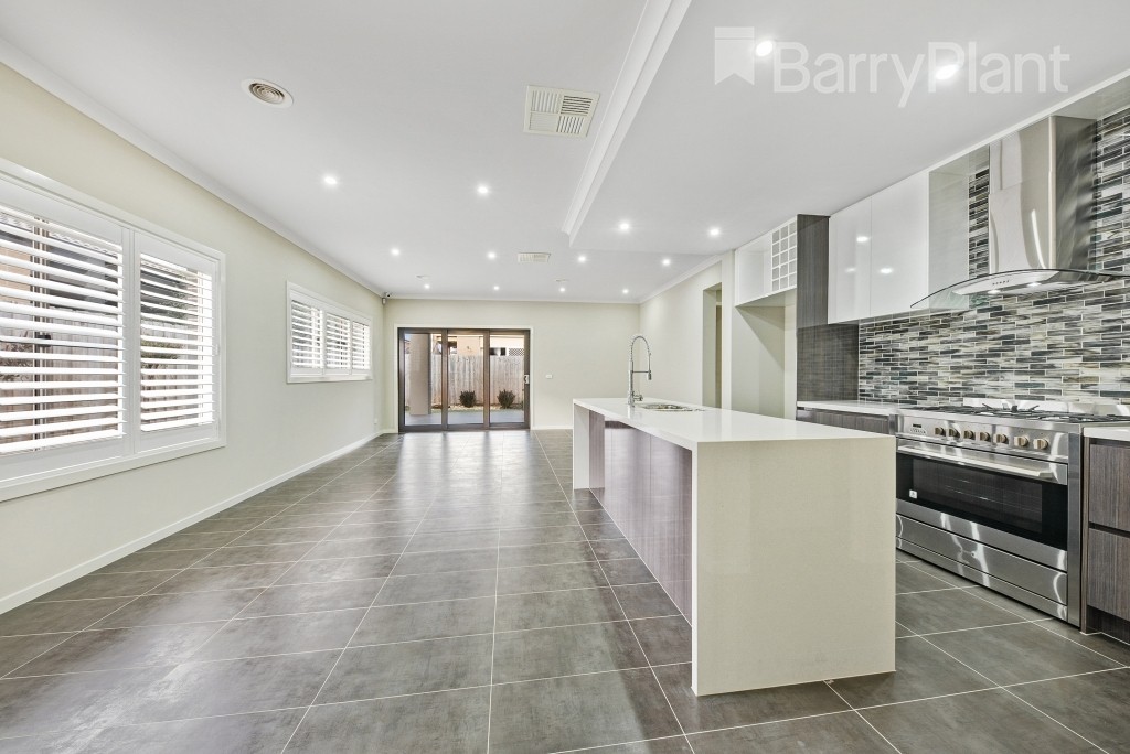17 Sunnybank Drive, Point Cook, VIC 3030 - Leased