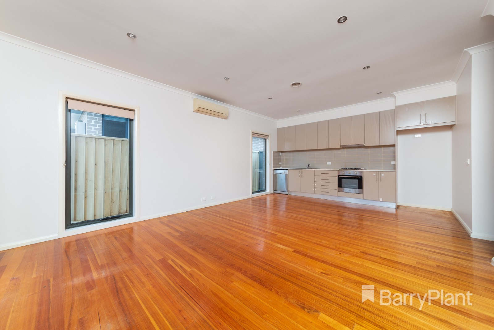 3/29 Trevannion Street, Glenroy, VIC 3046 - Thumbnail 2 - 13/06/2019