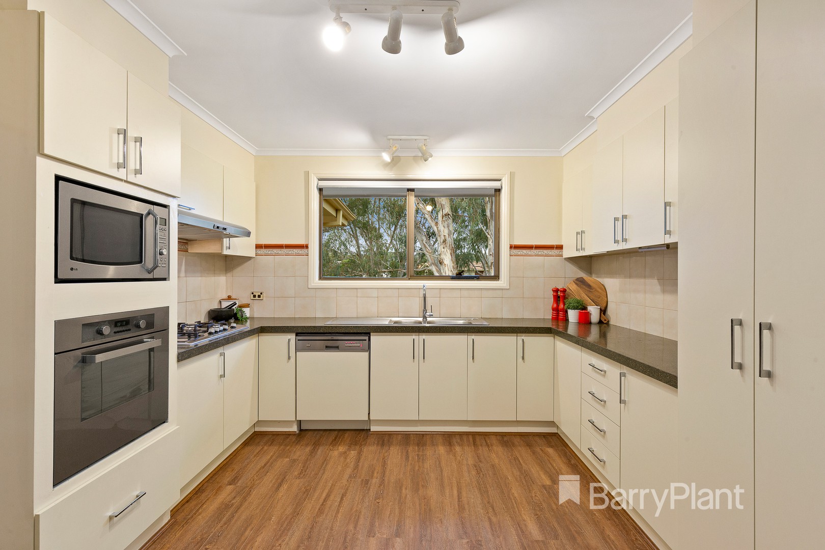 10 Niland RiseTemplestowe, VIC 3106, Templestowe - Thumbnail 3