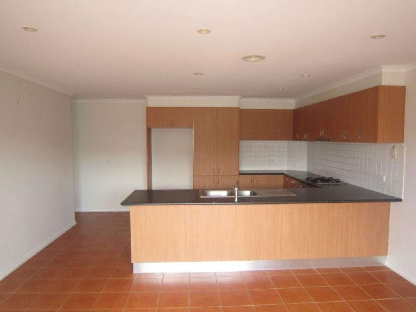 6 Parer Way, Roxburgh Park, VIC 3064 - Thumbnail 2 - 08/07/2019