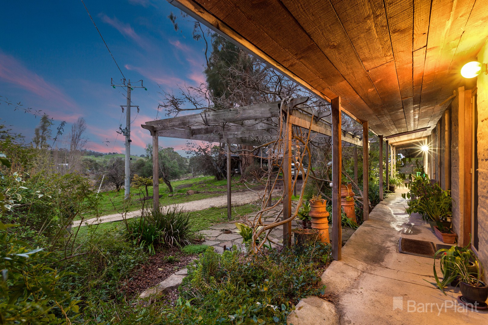 652 North Harcourt Road, Sedgwick, VIC 3551 - Thumbnail 2 - 18/07/2019