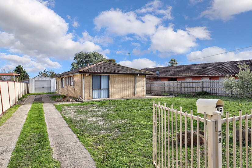 39 Taggerty Crescent, Meadow Heights, VIC 3048 - Thumbnail 1 - 24/07/2019