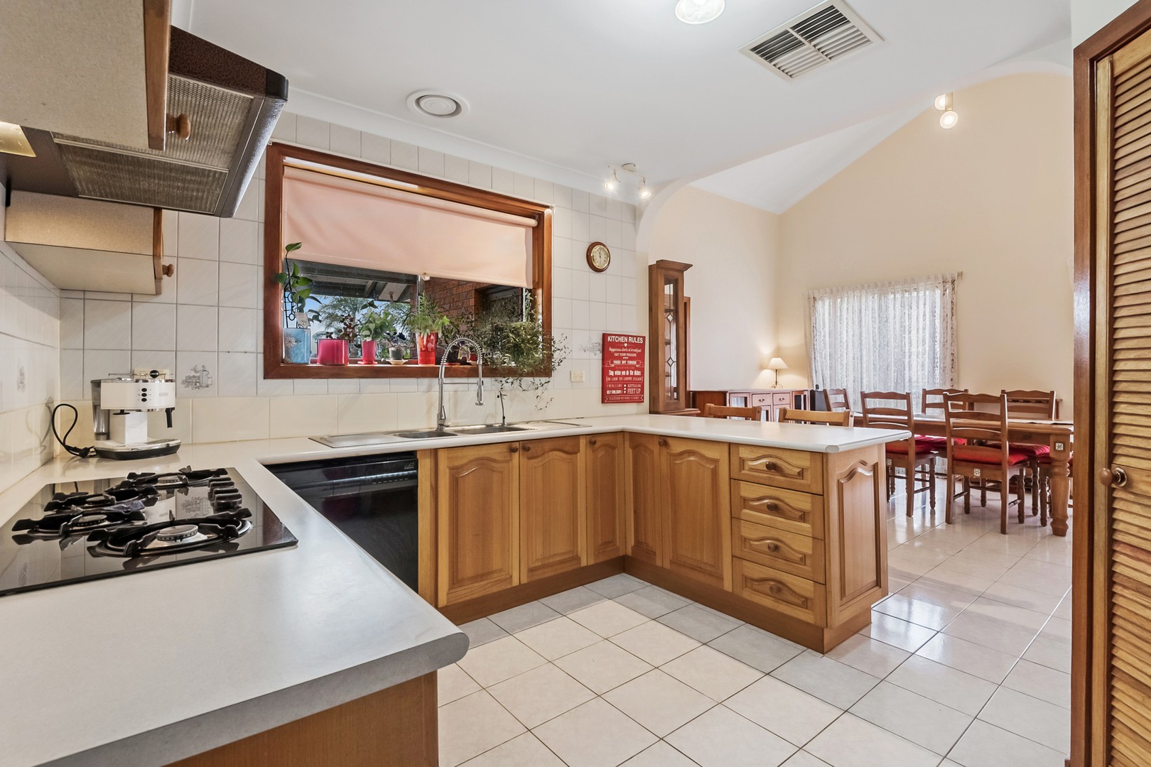 13 Beacon Hills Crescent, Craigieburn, VIC 3064 - Thumbnail 2 - 25/07/2019
