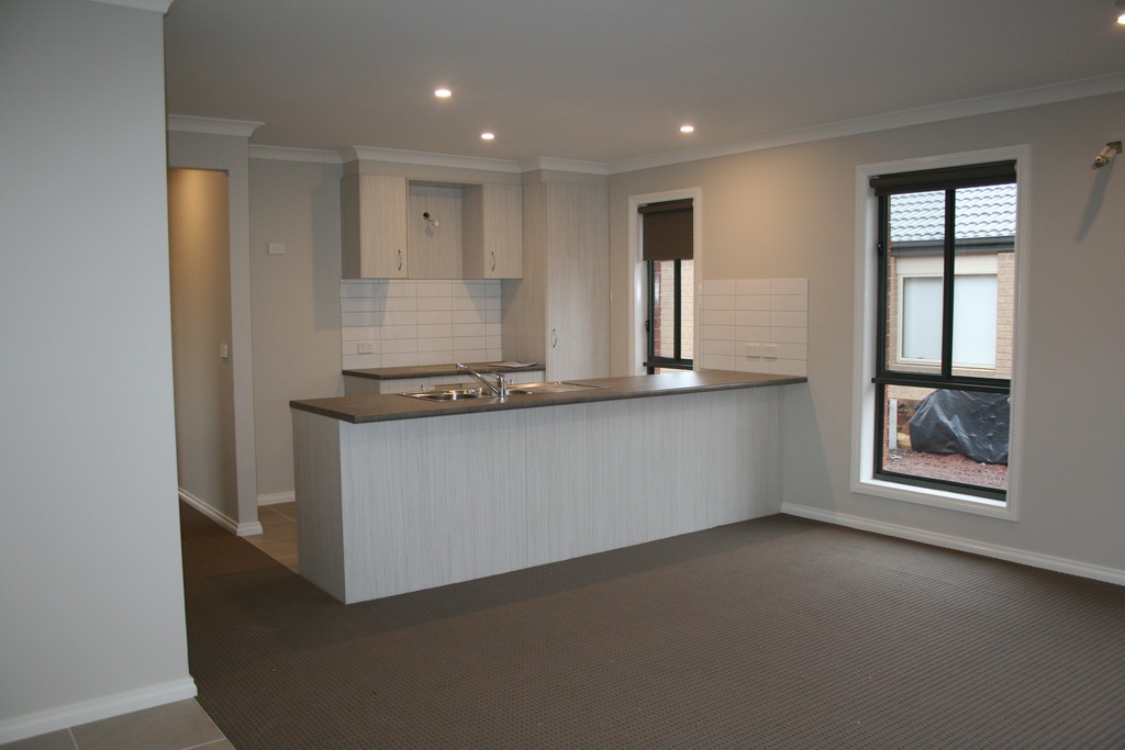 18 Buckingham Place, Sunbury, VIC 3429 - Thumbnail 1 - 30/07/2019