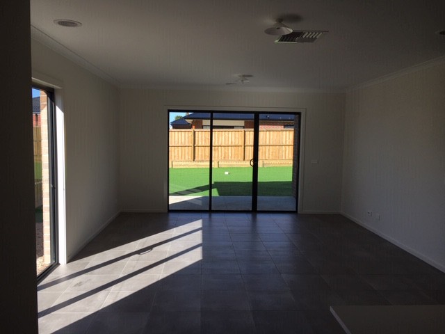 369 Hazel Glen Drive, Mernda, VIC 3754 - Thumbnail 2 - 31/07/2019