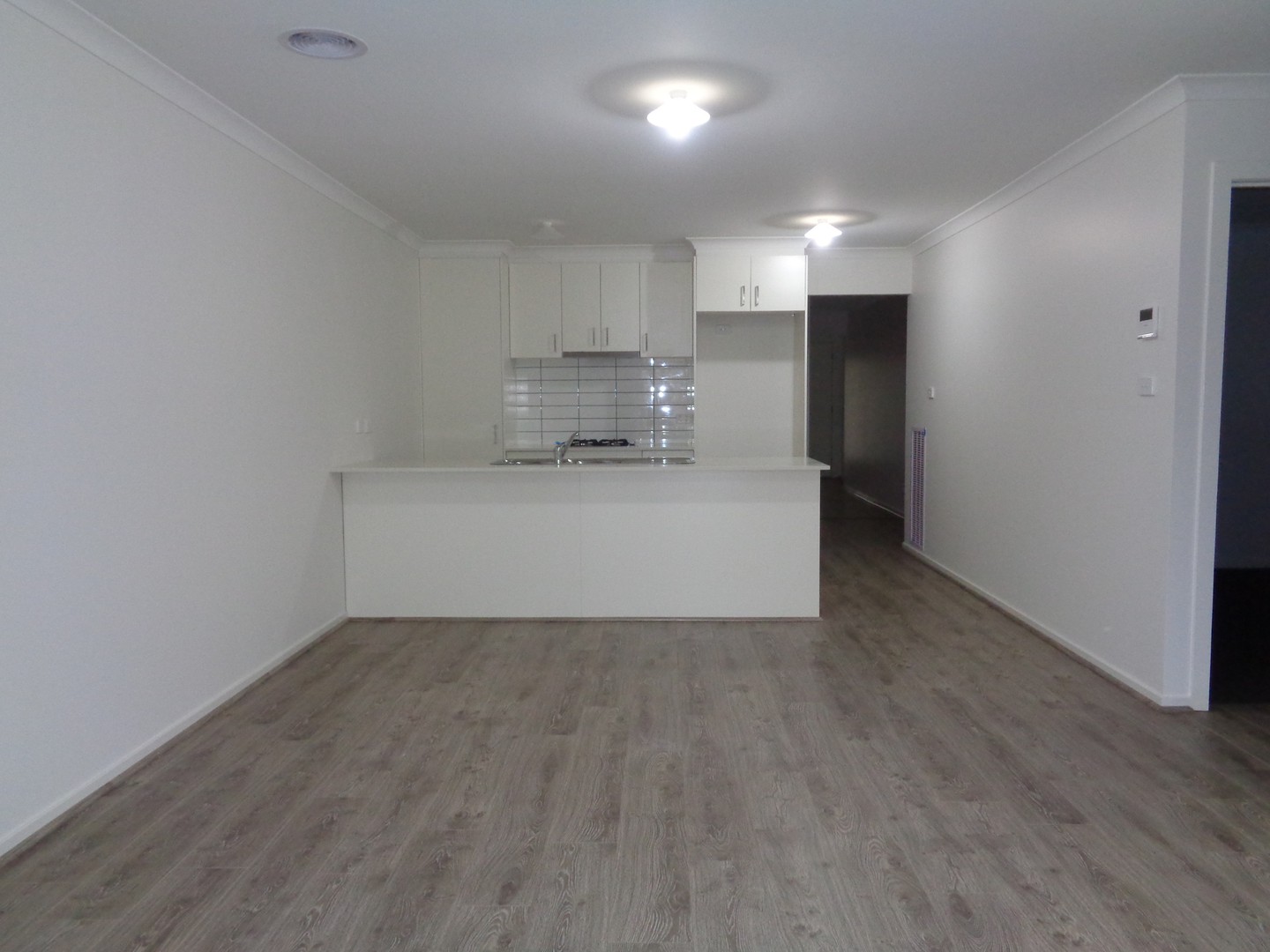 4/6 Mantello Drive, Werribee, VIC 3030 - Thumbnail 2 - 31/07/2019