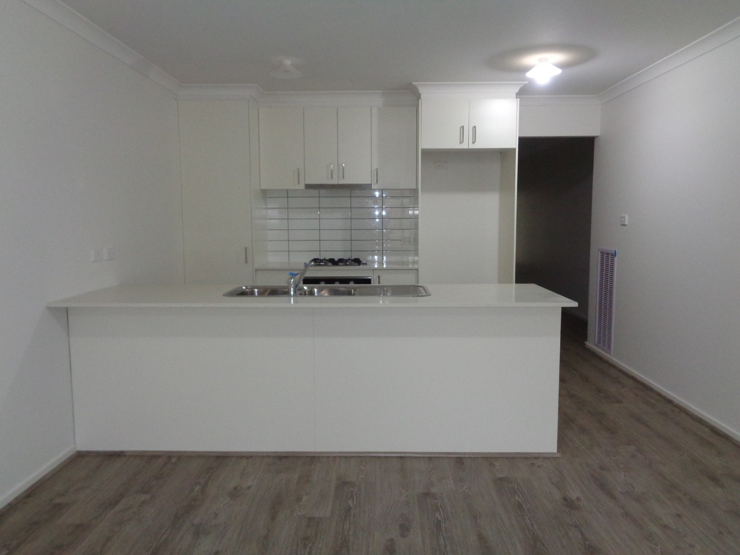 4/6 Mantello Drive, Werribee, VIC 3030 - Thumbnail 1 - 31/07/2019