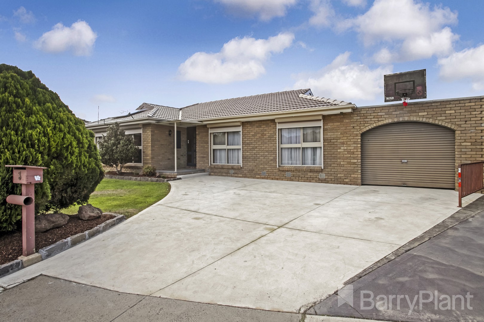 3 Warrah Court, Gladstone Park, VIC 3043 - Thumbnail 2 - 06/08/2019