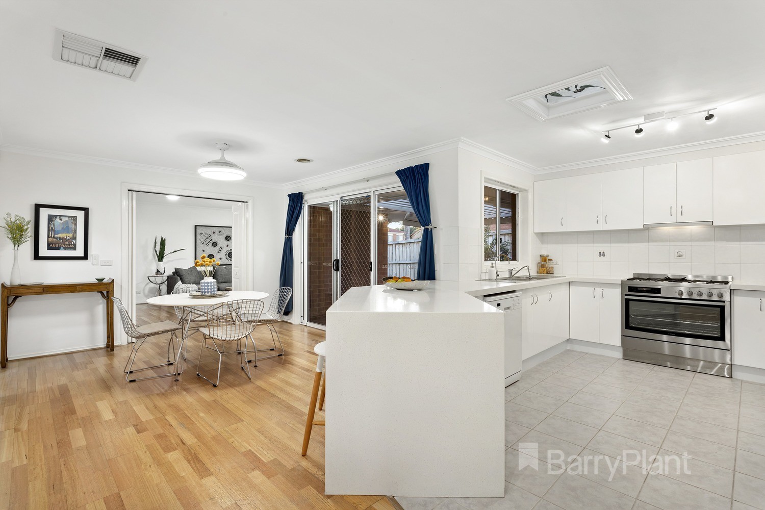 1 Vitis Drive, Bundoora, VIC 3083 - Thumbnail 2 - 06/08/2019