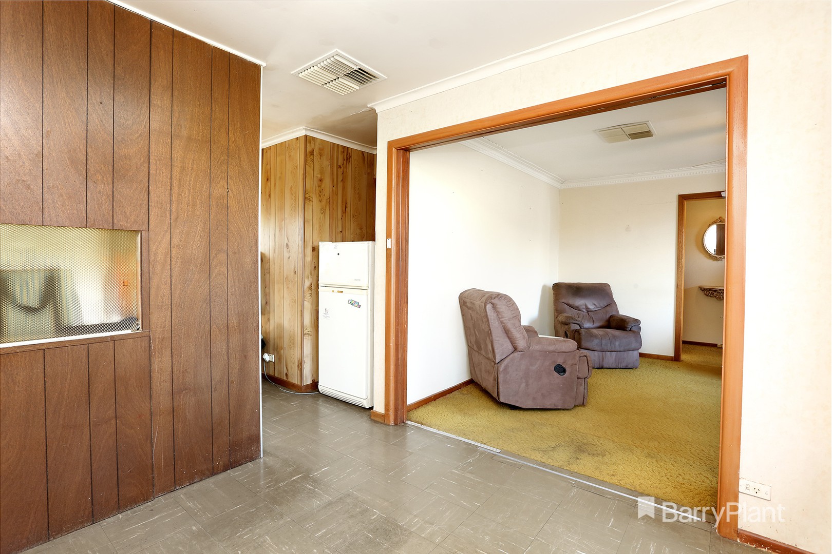 101 Valley Crescent, Glenroy, VIC 3046 - Thumbnail 2 - 08/08/2019