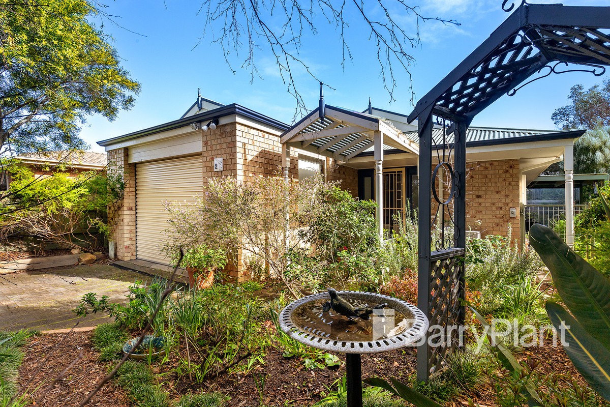 2 Banksia Place, Rosebud, VIC 3939 - Thumbnail 2 - 13/08/2019