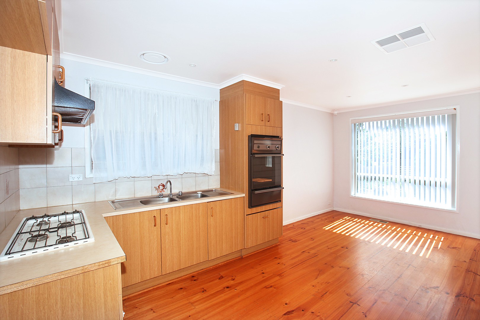 1/39 Alma Street, Craigieburn, VIC 3064 - Thumbnail 2 - 14/08/2019