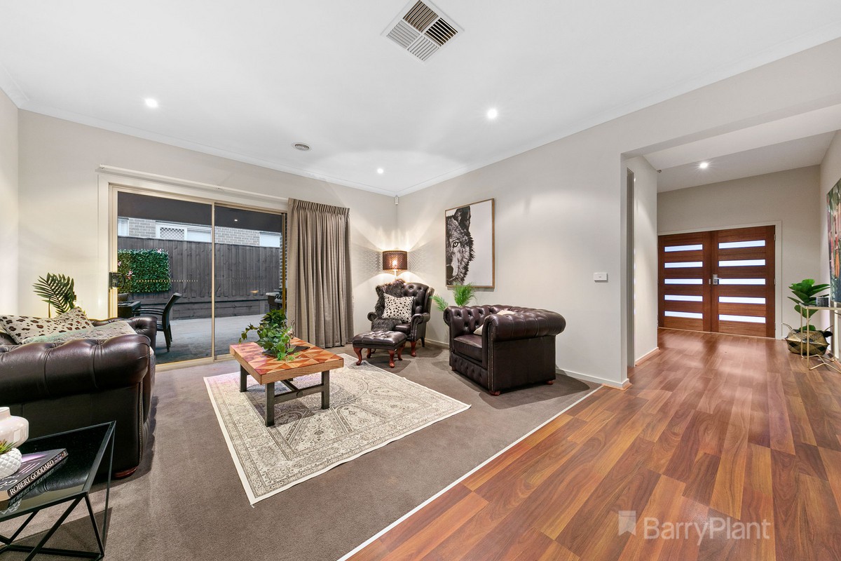 14 McGarvie Crescent, Pakenham, VIC 3810 - Thumbnail 2 - 19/08/2019