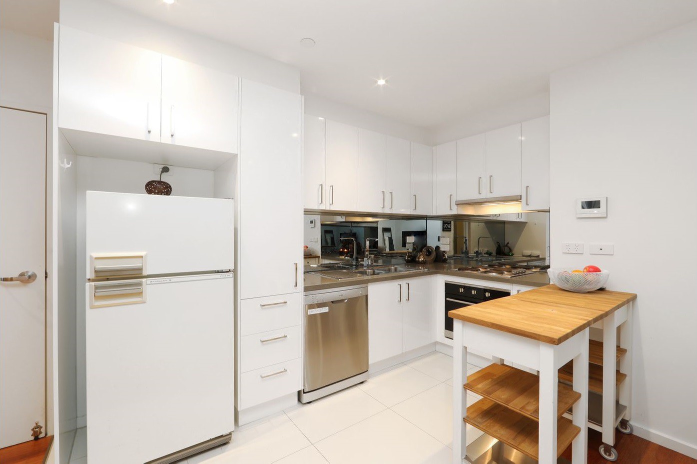 1/1098 Stud  Road, Rowville, VIC 3178 - Thumbnail 2 - 19/08/2019